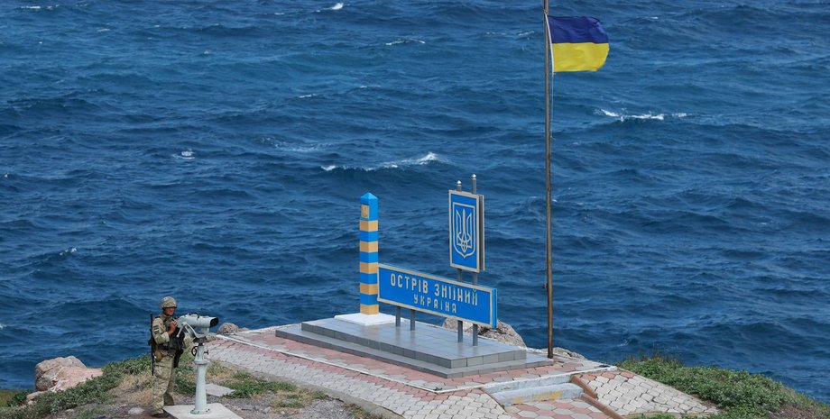 Черноморский флот РФ, российская авиация, зерновой коридор, КАБ, остров Змеиный, атаки на остров