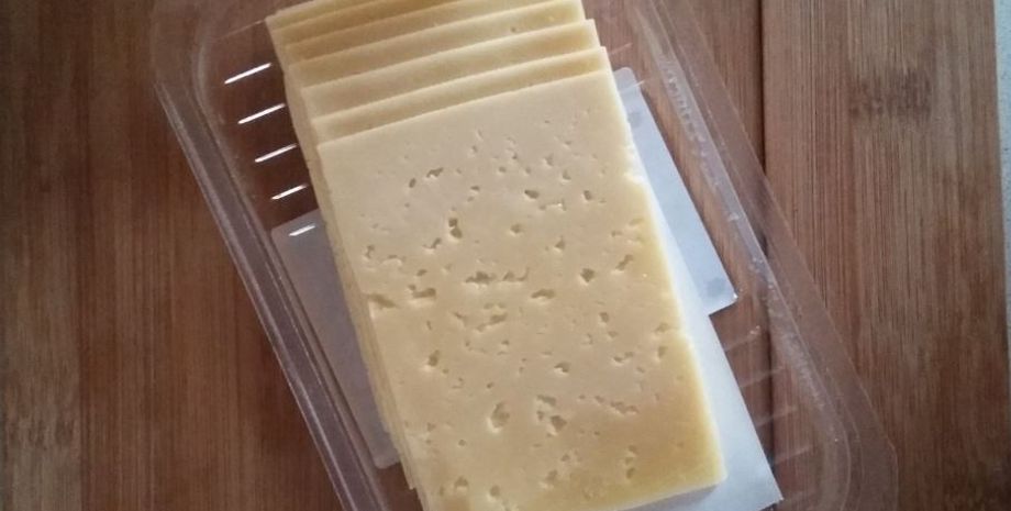 Дірки на швейцарському сирі, для чого вони, якість сиру, курйози, цікаві історії, якість продуктів