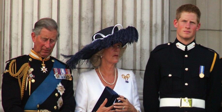 Камилла Паркер-Боулз и принц Гарри, скандал в королевской семье, умерла королева Елизавета, меган Маркл и принц Гарри
