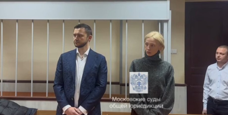 Настя Івлєєва, Івлєєва суд, майже гола вечірка