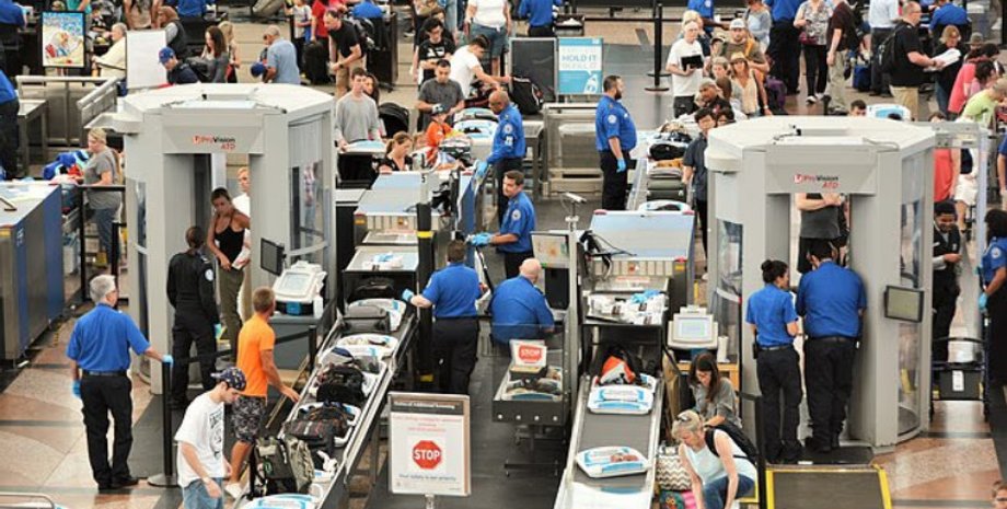 Будет проверяться активность иммигрантов в соцсетях