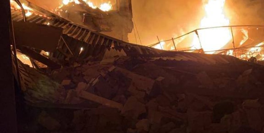 Après un coup sur la base, un incendie a éclaté et les conséquences de la lésion...