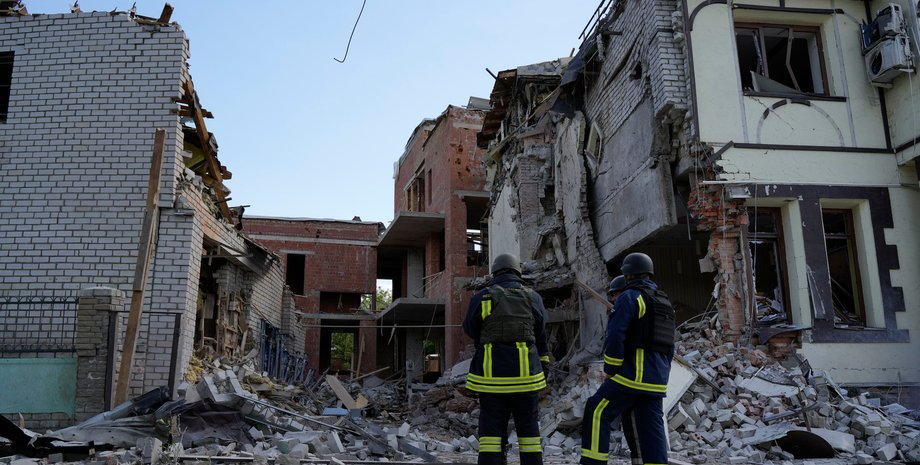 Харків, зруйнований будинок, будинок ректорки, наслідки обстрілу РФ 5 травня