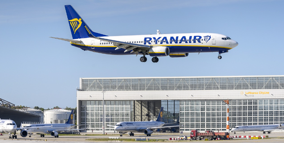 Ryanair, аварийная посадка, самолет, Великобритания, Португалия, авиация, курьезы