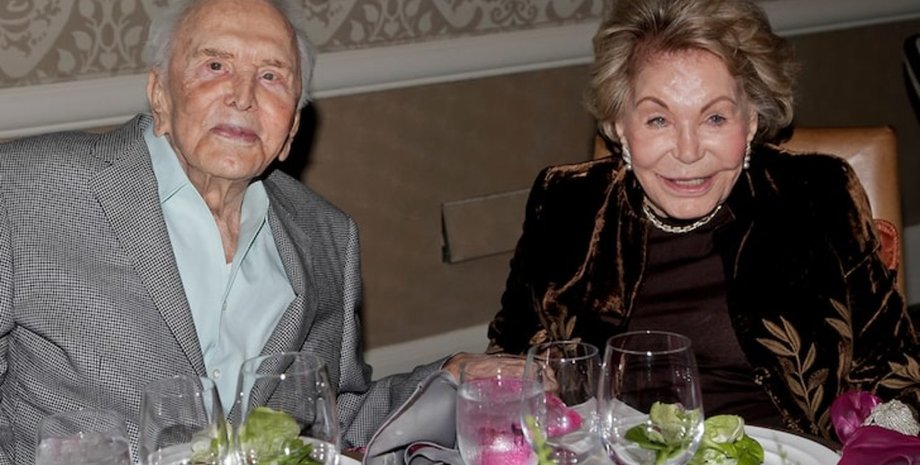 Кирк Дуглас, Энн Байденс, семья