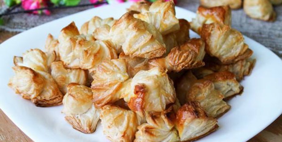 бантики, слоеное тесто, выпечка