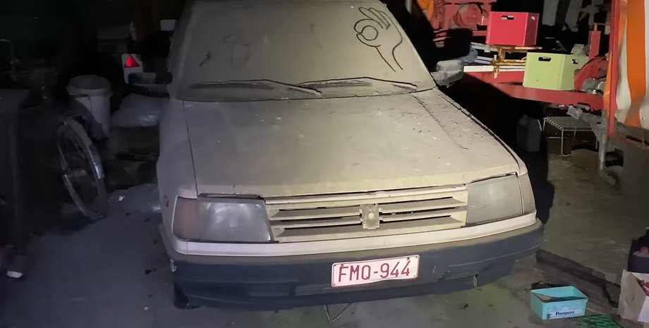 Peugeot 309, Rolls-Royce Silver Wraith, Mercedes S-Class, ретро-авто, заброшенные авто