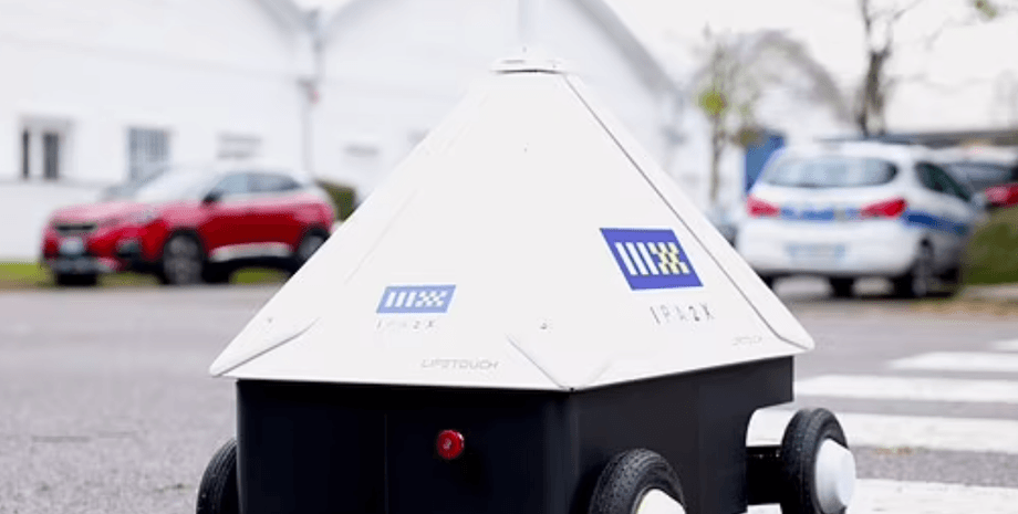 робот, безопасность на дорогах, робот Skoda, Skoda робот технологии