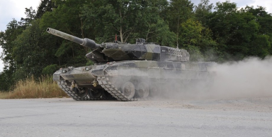 Передача Украине танков