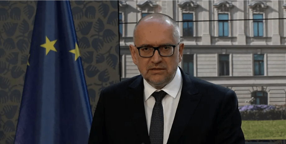 Мікулаш Бек, міністр освіти Чехії, міністр освіти Чеської Республіки