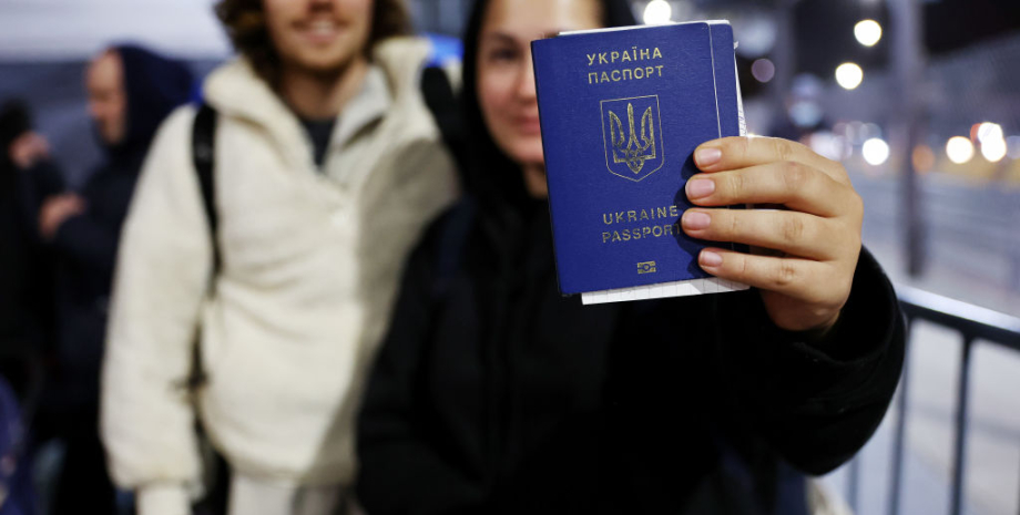 Паспорт Украины, заграница, за рубежом, выезд за рубеж,