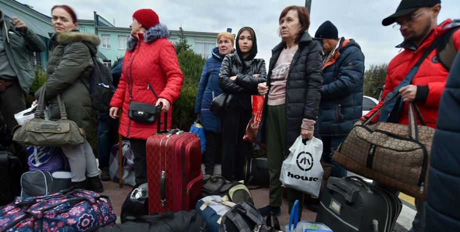 Mieszkaniec Kherson mówił o niedoborze leków i żywności dla niemowląt w mieście,...