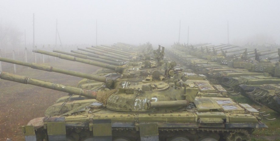 Na początku 2024 r. Federacja Rosyjska usuwała ponad 115 czołgów z przechowywani...