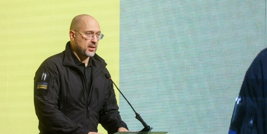 Денис Шмыгаль Польские фермеры, блокада границы, протесты, груз для ВСУ, техника для ВСУ, война РФ против Украины, Денис Шмыгаль, премьер-министр Украины