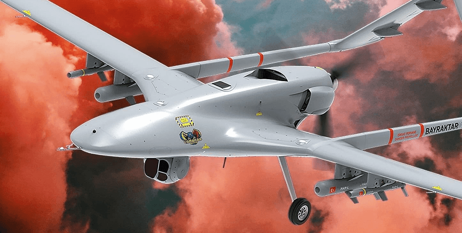 ударный бпла в небе