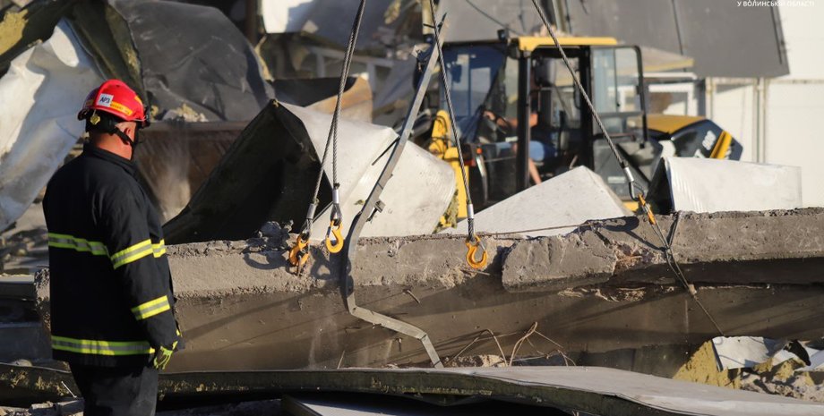 Луцк ГСЧС, прилет, завод в Луцке, завод SKF, завод подшипников