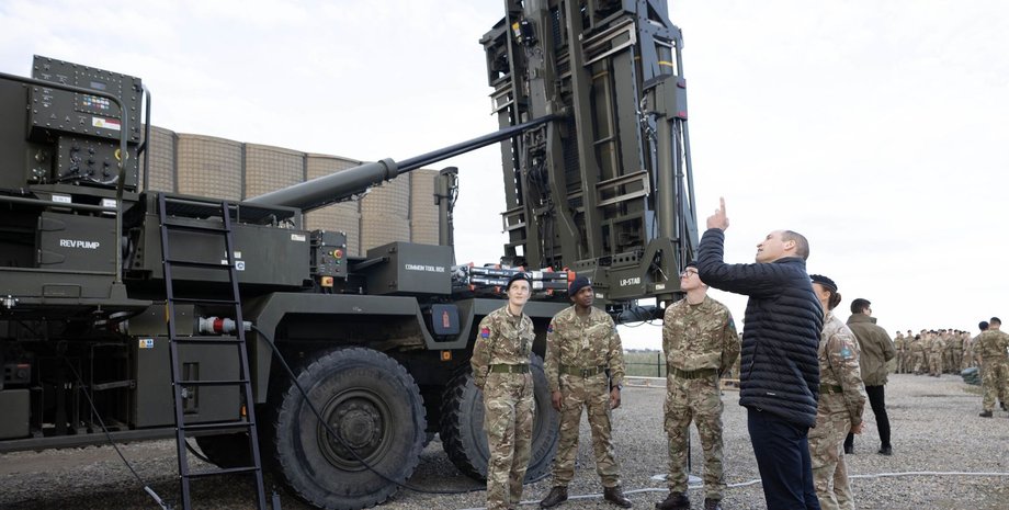 Принц Уильям побывал на военной базе недалеко от границы с Украиной