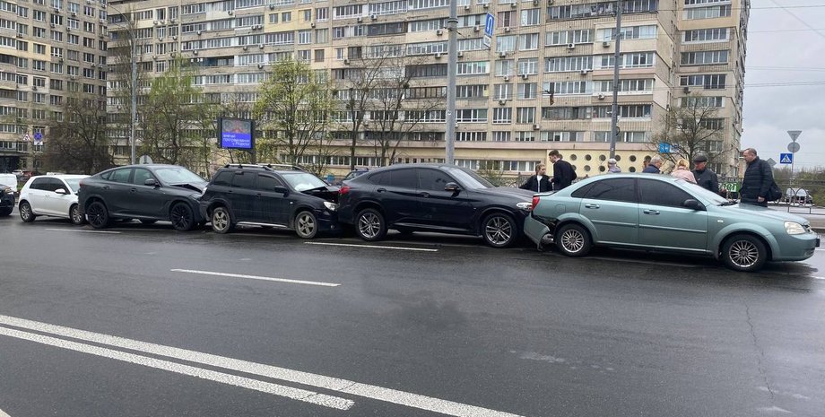 ДТП, Киев, Украина, Авто, Автомобили, BMW, Инцидент, Фото, Столица, Бульвар Леси Украинки, Аварии