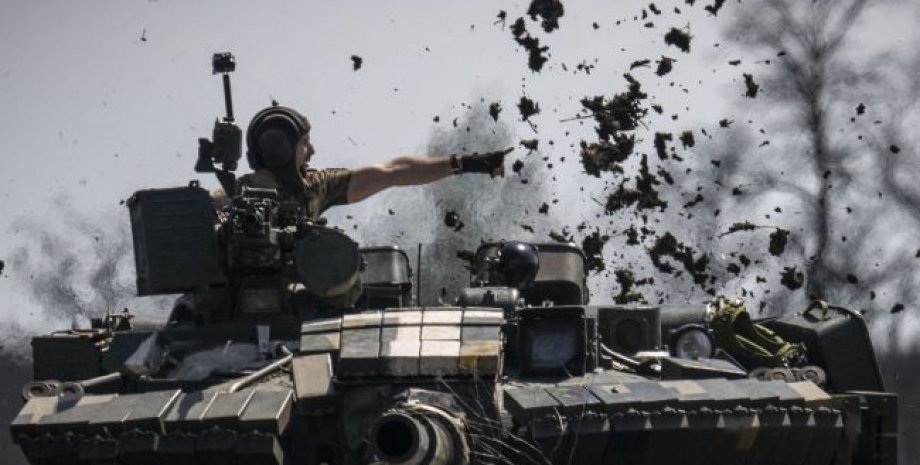 Военнослужащий на военной технике Военный, военная техника