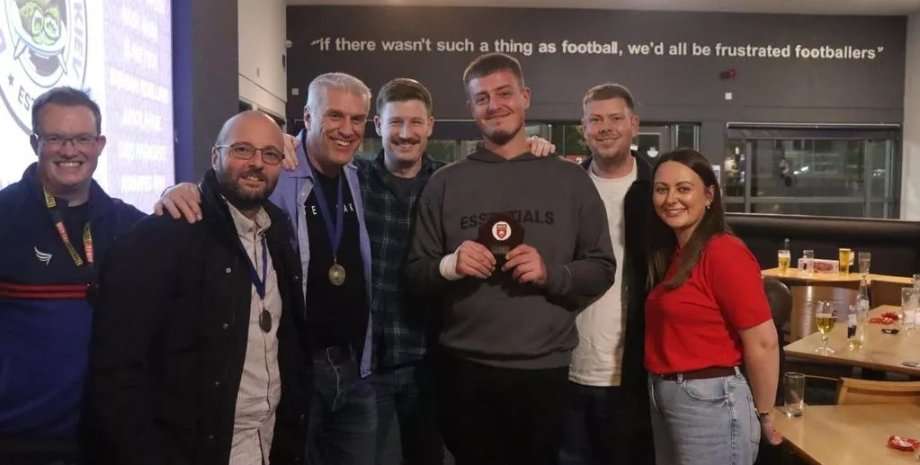 Мужчины похудели на 453 кг