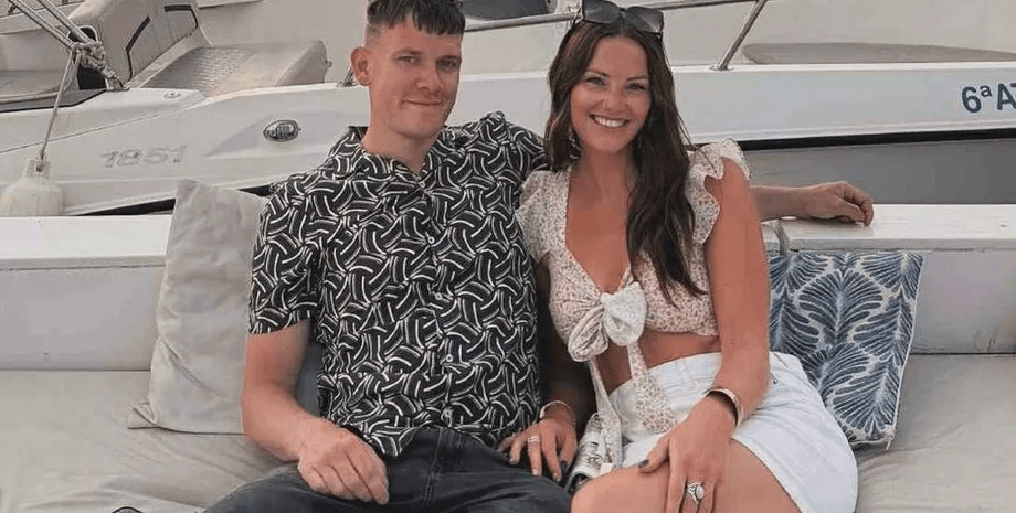 Анна Хіггінботтом та Петер Лесіш на відпочинку