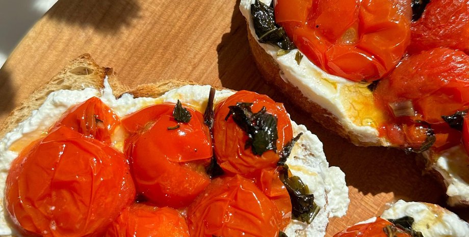 брускетты, помидоры черри