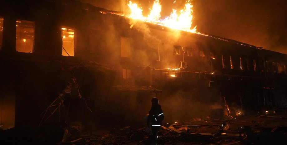 Атака БПЛА, атака дронов, атака беспилотников, ночная атака, взрывы Харьков, взрывы в Харькове