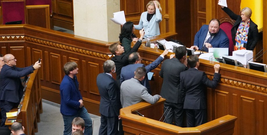 Раде придется снова голосовать за "антиолигархический" закон