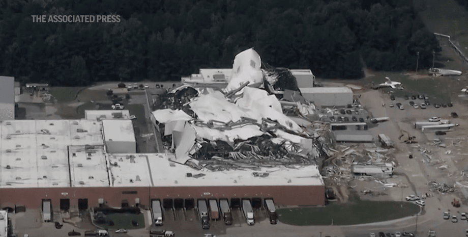 Пошкоджений завод Pfizer, зруйнований завод Pfizer, постраждав завод Pfizer, завод Pfizer, Pfizer, торнадо у США, торнадо у Північній Кароліні