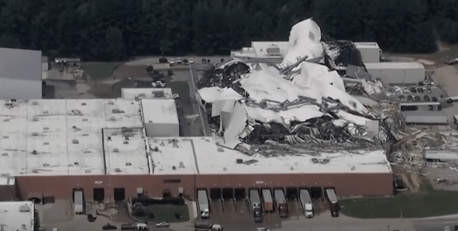 Пошкоджений завод Pfizer, зруйнований завод Pfizer, постраждав завод Pfizer, завод Pfizer, Pfizer, торнадо у США, торнадо у Північній Кароліні