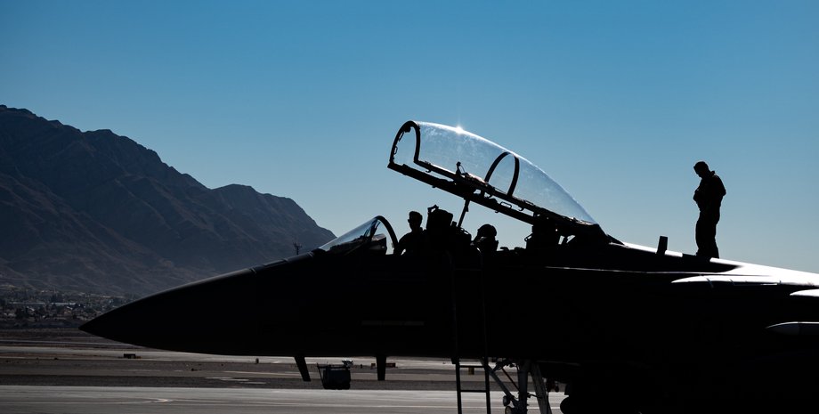 підготовка льотчиків, підготовка пілотів, льотна підготовка, американський льотчик, військовий льотчик, f-15e, американські ВПС, військово-повітряні сили, повітряні сили сша