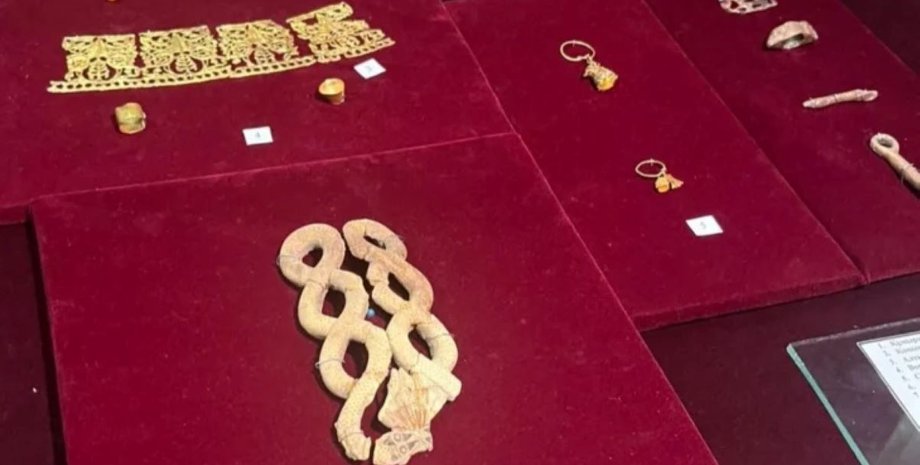 у Казахстані археологи розкопали золоті прикраси