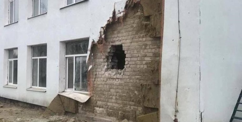 Обстріл дитячого садка в Станиці Луганській