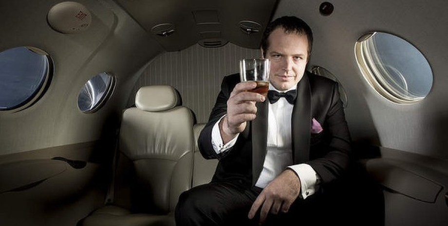 Ден Сондерс бармен Ден Сондерс