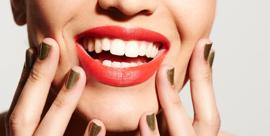 новогодний макияж, праздничный макияж, алая помада