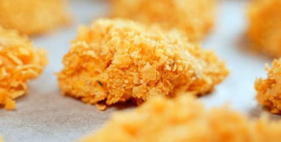 Куриные наггетсы в панировке из чипсов Куриные наггетсы в панировке из чипсов, куриные наггетсы рецепт, куриные наггетсы