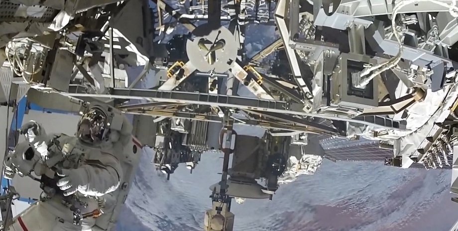 Космонавт, МКС