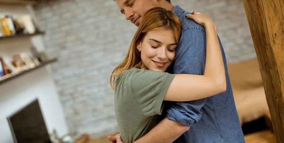 Объятия, мужчина, женщина, обнимаются