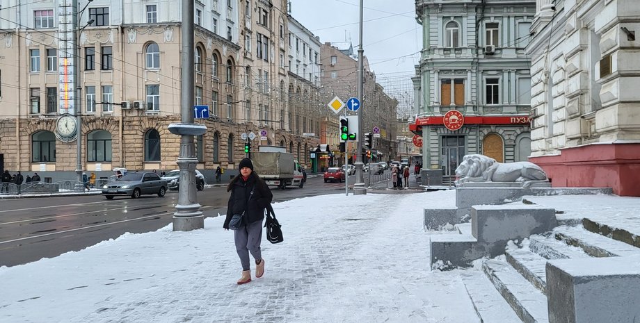 "Єдиний теплий день": прогноз погоди в Україні на завтра від Діденко