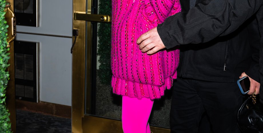 Селена Гомес, Нікола Пельтц, Бруклін Бекхем