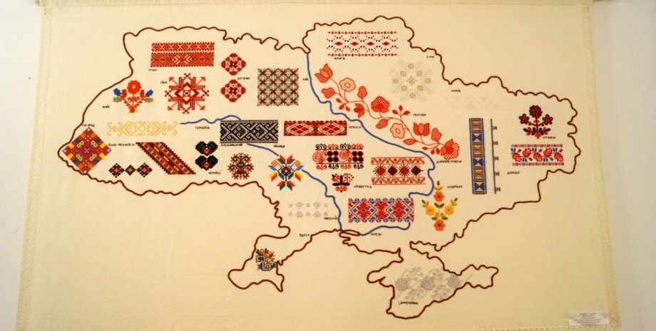 Двухметровая вышитая карта Украины / Фото: radiosvoboda.org