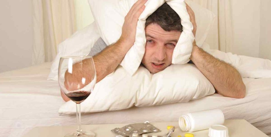 Похмелье у мужчины Похмелье у мужчины