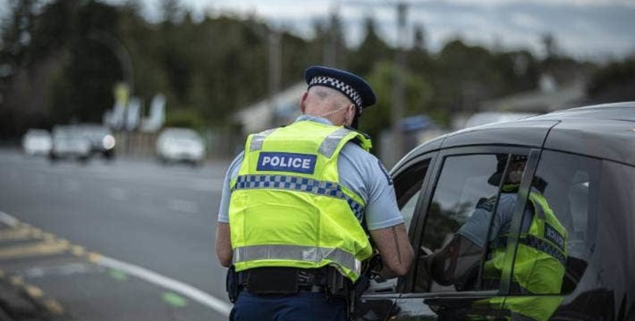 Полиция, дорожная полиция, дорога, водительские права, нарушение, автомобиль, водитель