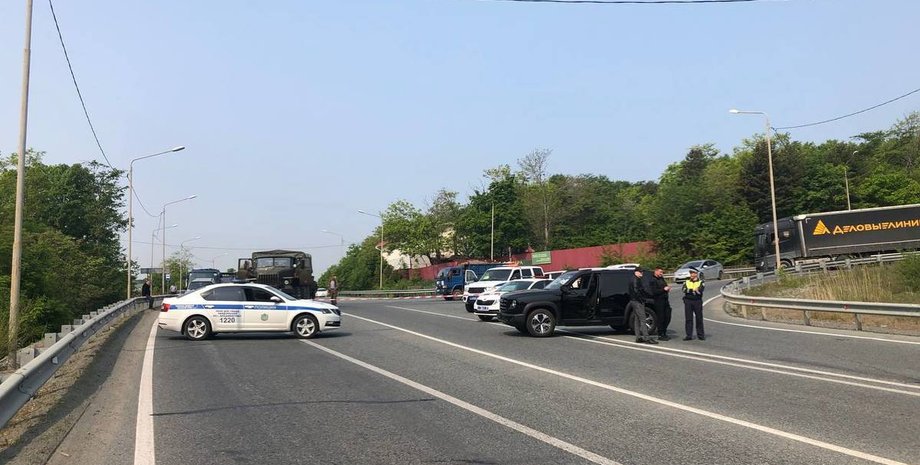 После взрывов во Владивостоке перекрыли движение в районе шахты Шамора