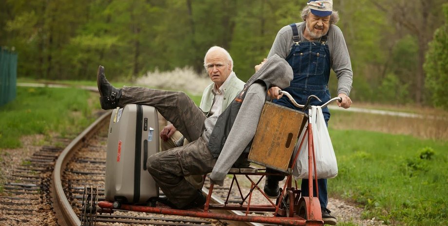 "Столітній старець, який виліз у вікно і зник", Юнас Юнассон