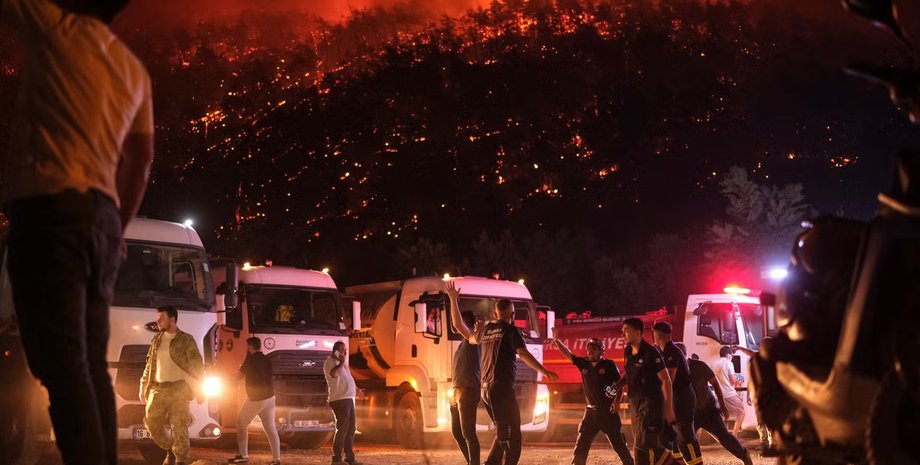 Официально подтверждена гибель по меньшей мере 14 человек