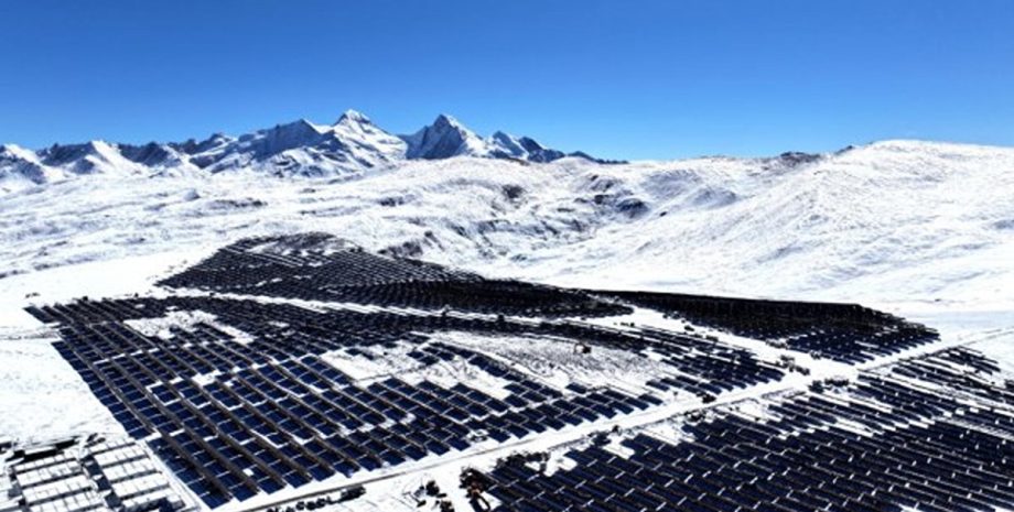 Солнечная электростанция, солнечные панели, горы, Caipeng Solar-Storage Power Station, фото