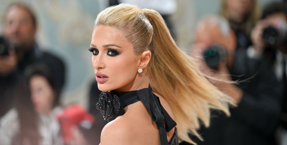 Көпшілік кеуделі қызды трахает