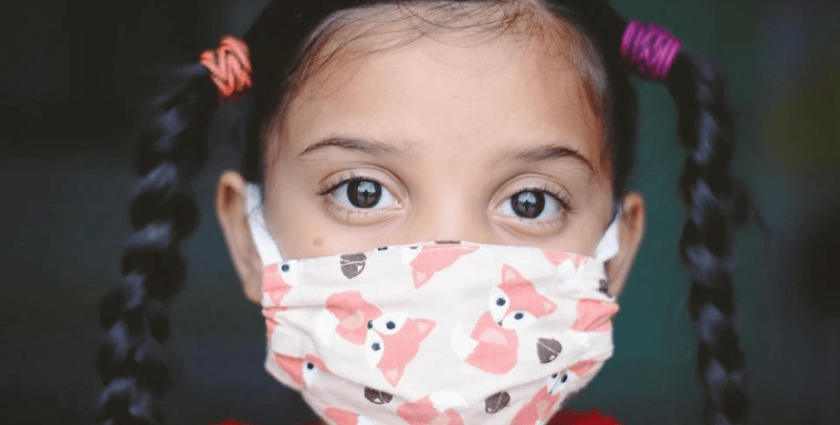 ребенок, девочка, маска медицинская, пандемия