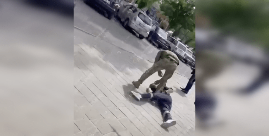 Драка в Болграде Принудительная мобилизация, Одесская область, Болград, драка, драка ТЦК, работник ТЦК избил